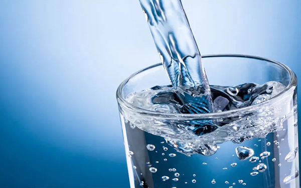 <strong>饮用水有着旺盛的市场需求 中国饮用水市场发展现状调查</strong> 行业热点 第1张